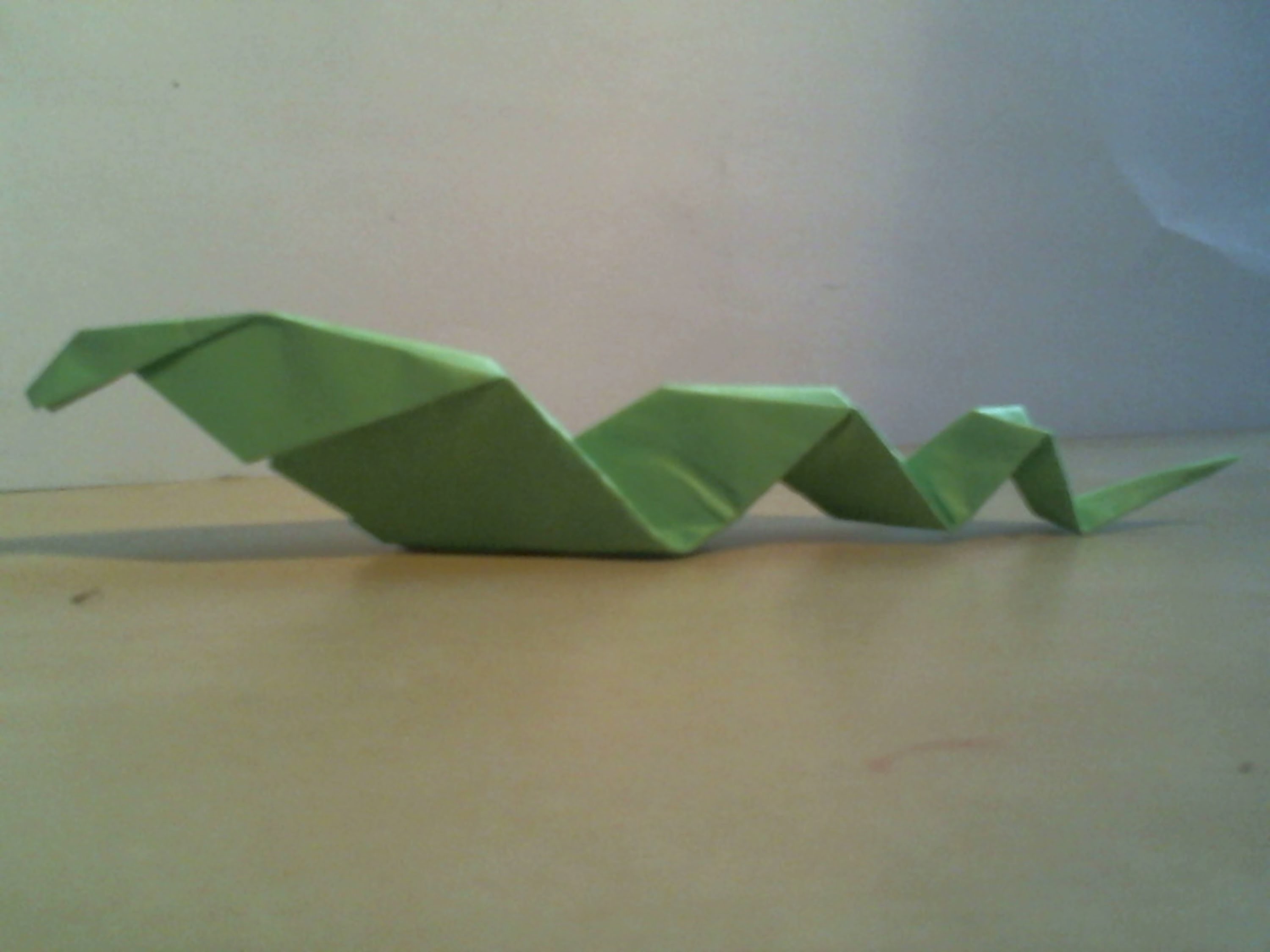 How to: Origami Snake (easy). Hoe vouw je een origami slang (makkelijk)