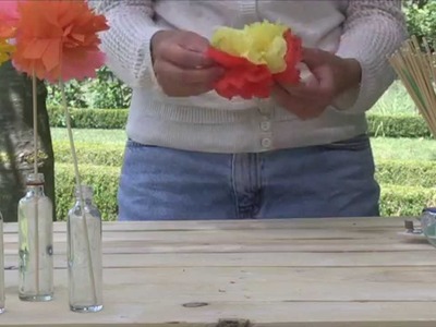 Hoe maak je bloemen uit crêpepapier?