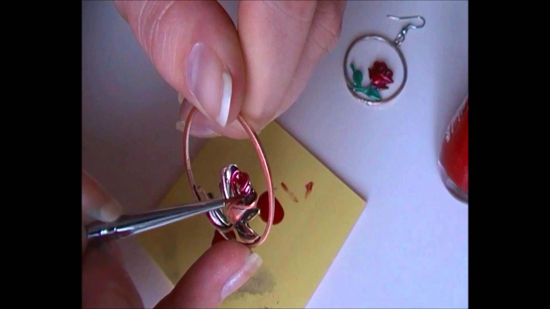 DIY oorbellen pimpen met nagellak!