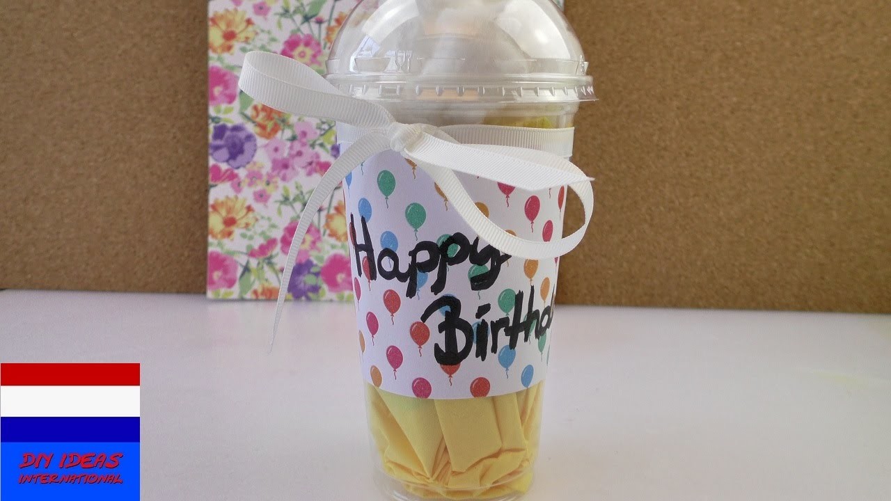 DIY Starbucks-cadeauverpakking | leuk verjaardagscadeau verpakken in koffiebeker om mee te nemen