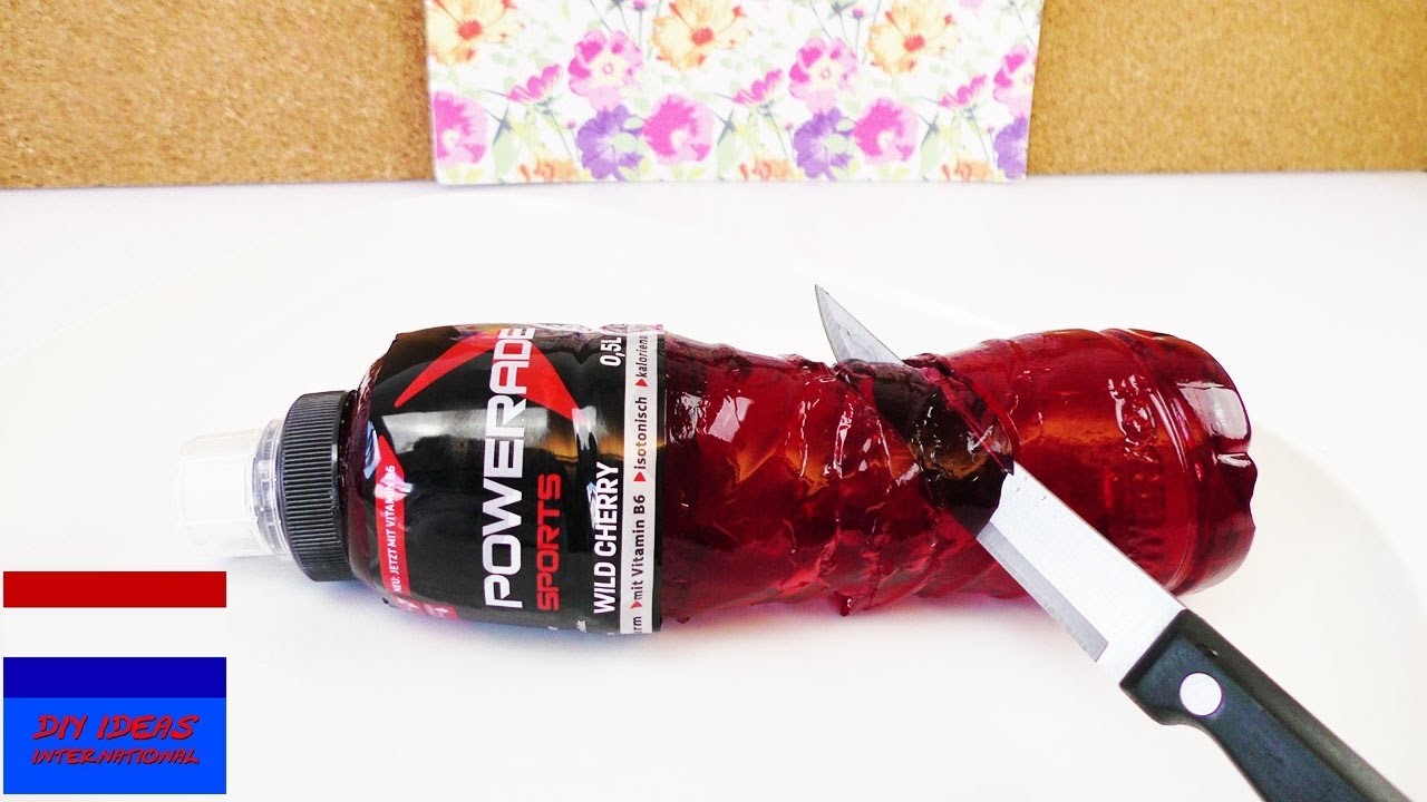 DIY Powerade-fles van drilpudding | leuke verrassing op feestjes | jelly Powerade Wild Cherry