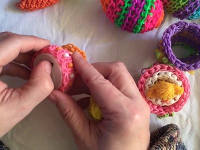 Rainbow loom: loom inspiratie voor Pasen. Easter loom inspiration