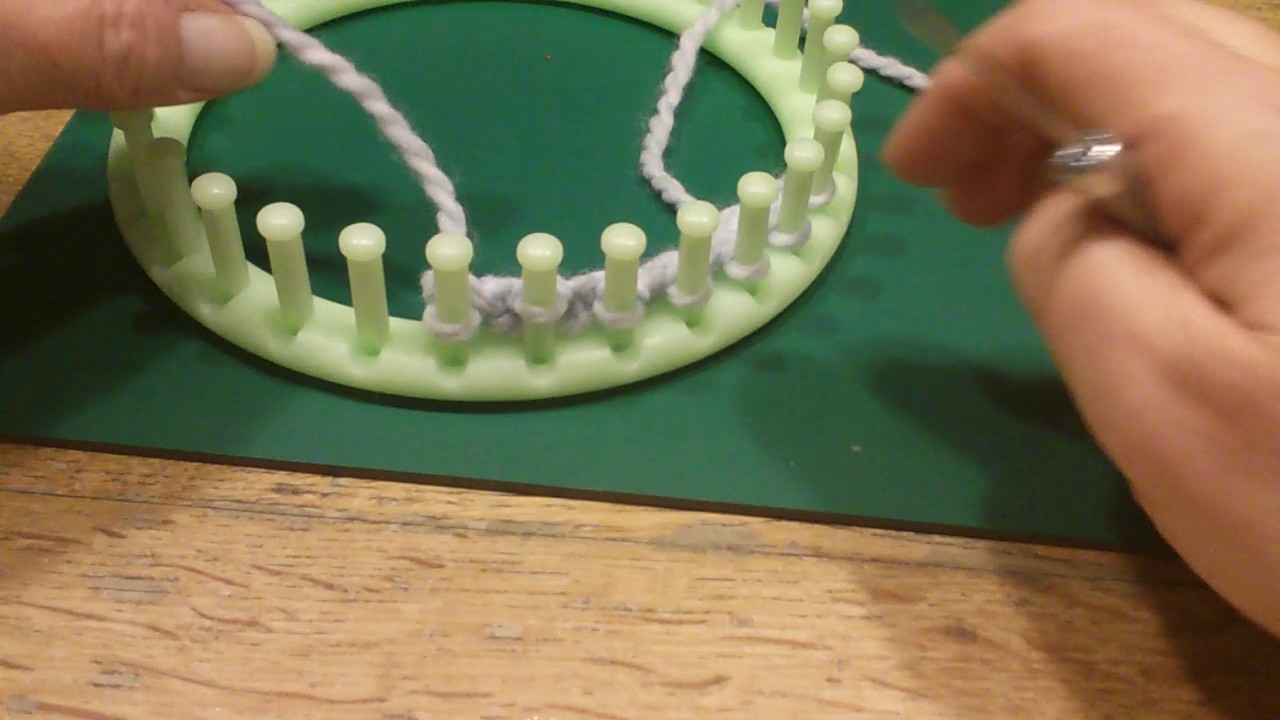 U wrap knit stitch breiring loom. uutjessteek (Video I)