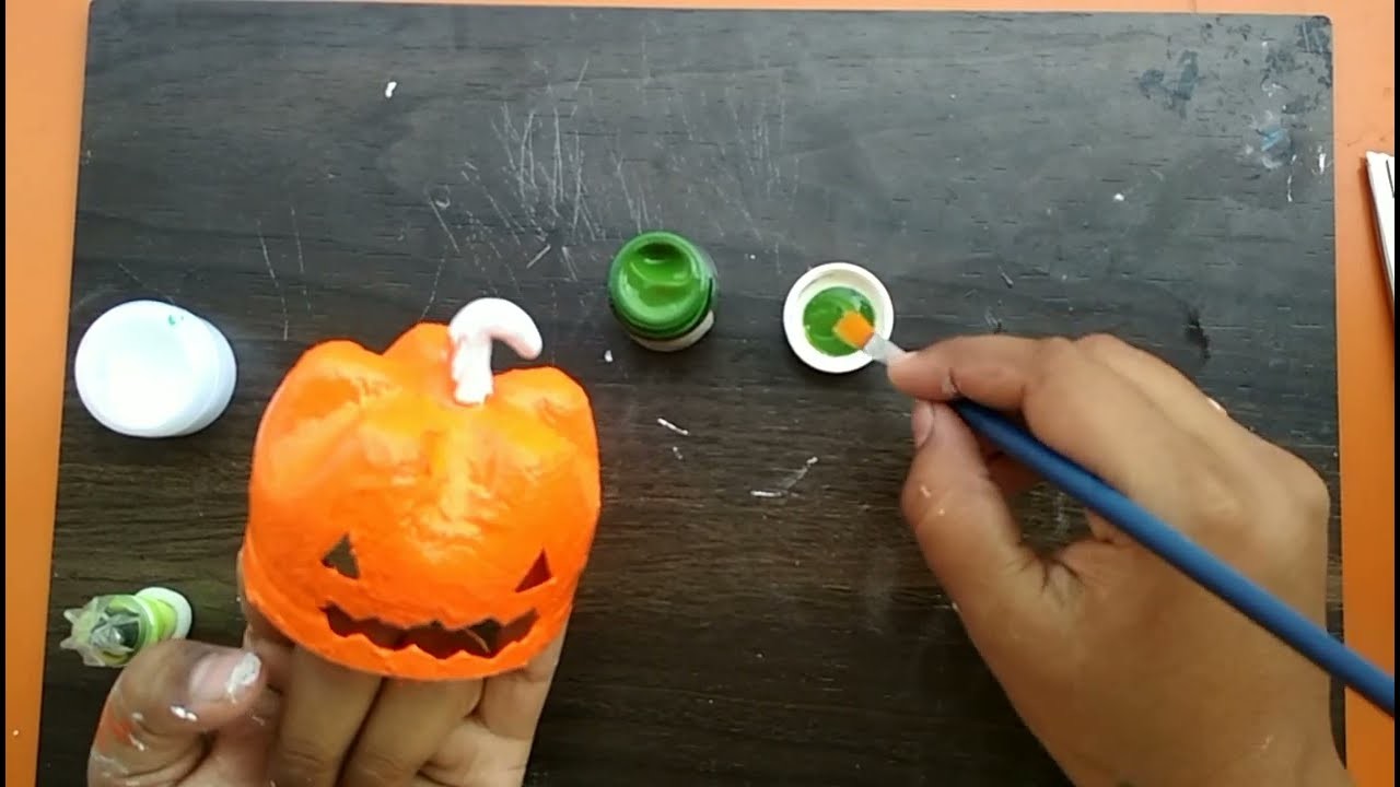 DIY DIY DIY Pumpkin Halloween ????-lo -ween lamp.using plastic waste bottle