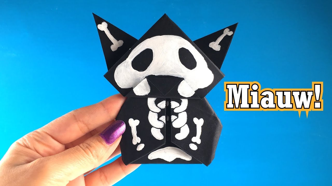 Origami - Halloween kat verkleed als skelet