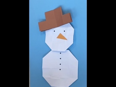 Een sneeuwpop vouwen van 16 vierkantjes