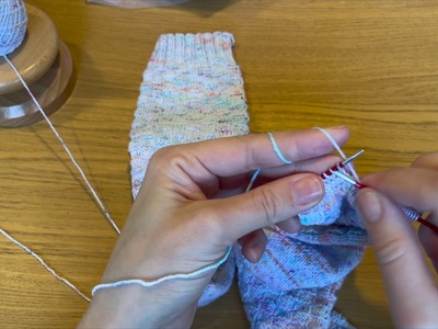 Mindfull handwerken 3: Breien aan mijn sokken met de magic loop methode, mindfull knitting