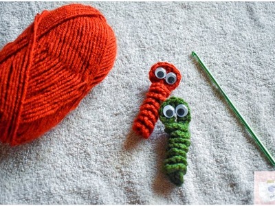 Wiggle Worm|5 min crochet| Beginners Crochet| Crochet keychain|Simple Keychain| Wiggle worm keychain