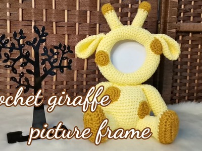 Crochet giraffe picture frame