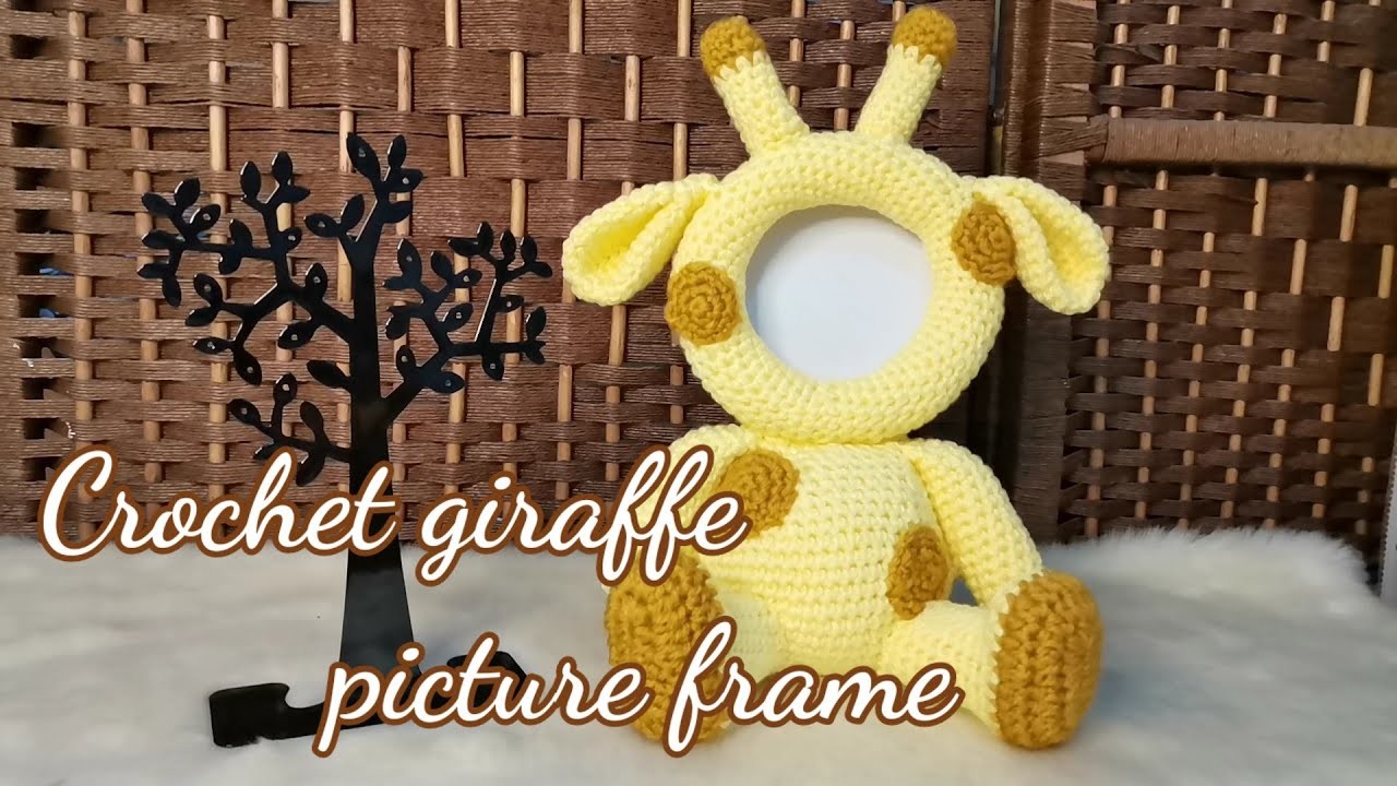 Crochet giraffe picture frame