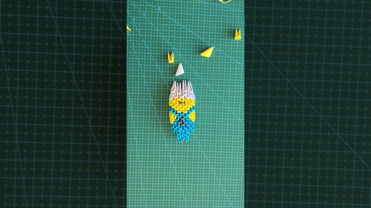 #shorts #shortsvideo #shortvideo #youtuber #youtubeshorts  3d origami Minion keychain | paper craft