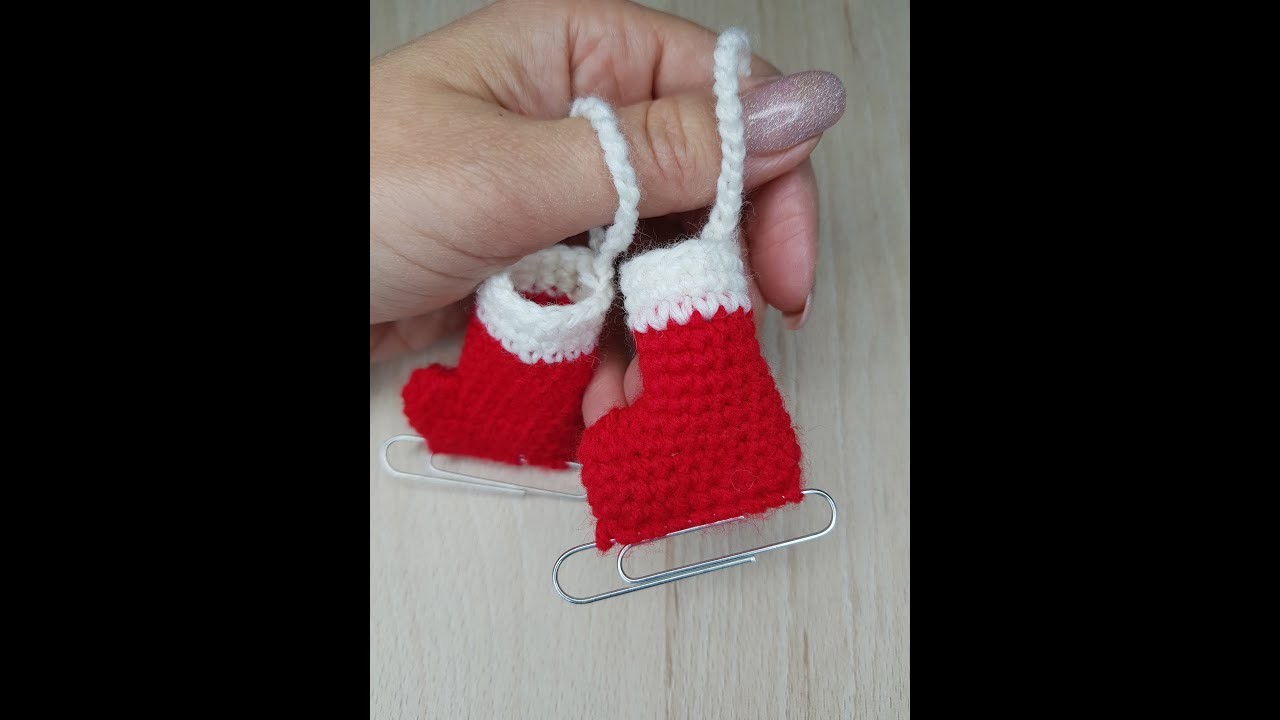 Christmas Souvenir Crochet - Santa Claus Boots Crochet Pattern - CROCHET with ME